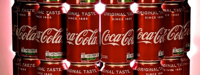 Mit der Schließung von gleich fünf Standorten in Deutschland will Coca-Cola die Effizienz erhöhen und auf ein verändertes Bestellverhalten reagieren - Newsbeitrag